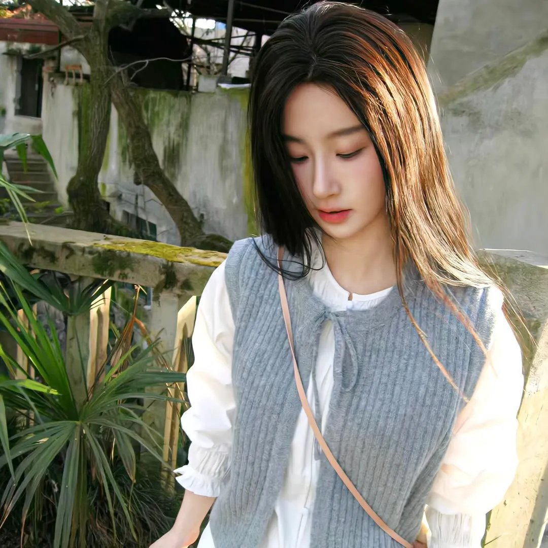 爱的笨猪跳海报